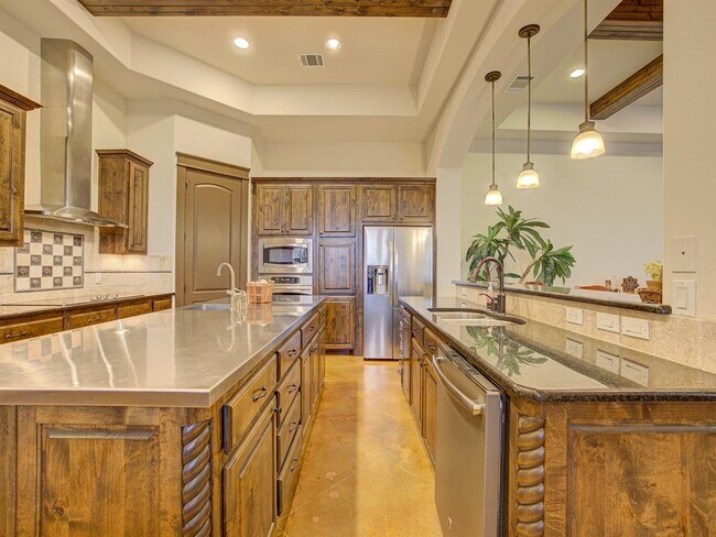 Building Photo - 1310 Minnie Dr
