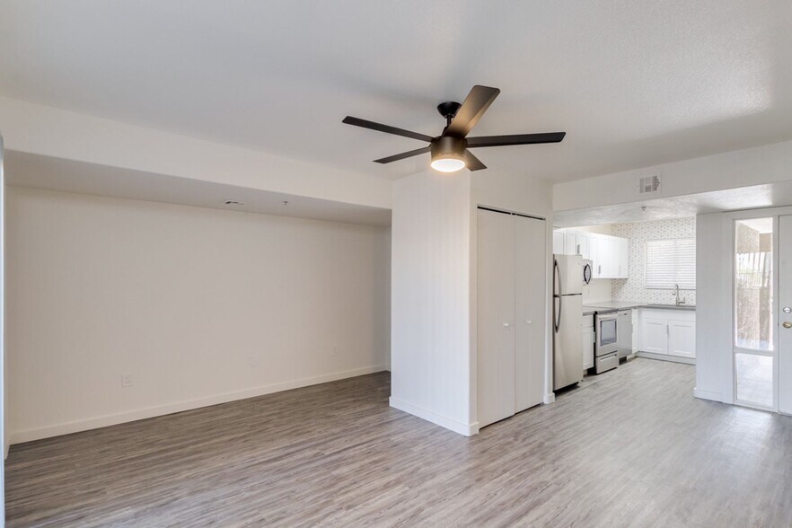 Interior Photo - The Rockford