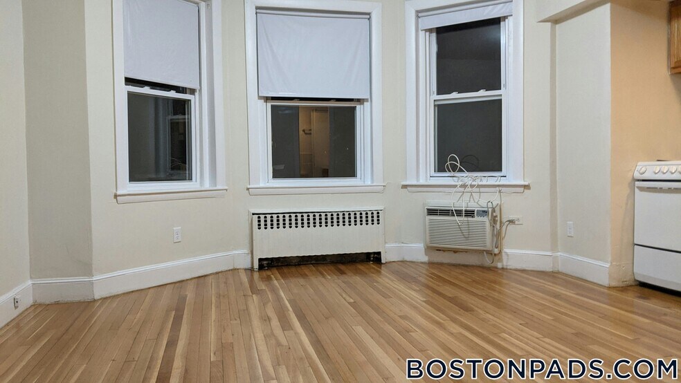 Building Photo - 33 Lancaster Terrace