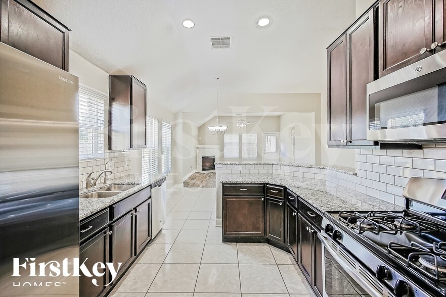 Building Photo - 2598 Magnolia Fair Way