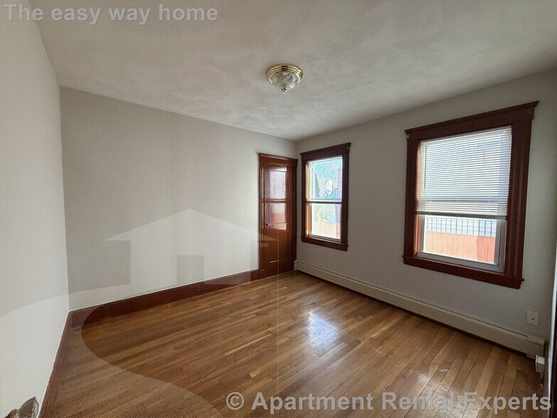 Building Photo - 30 Medford St