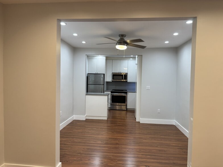 dinning room- kitchen - 685 SW 19th Rd