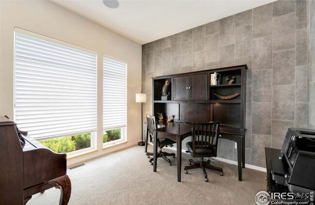 Building Photo - STUNNING 2 STORY SMART HOME IN LOUISVILLE