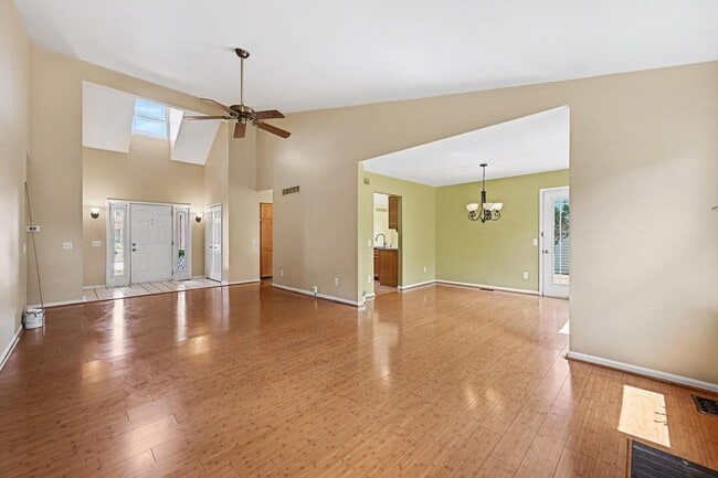 Building Photo - 47186 Scarlet Dr S