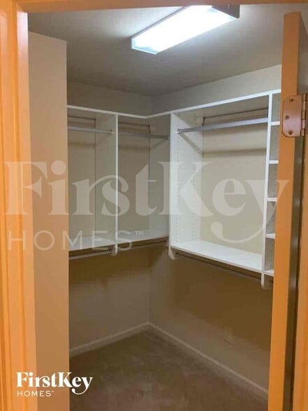 Building Photo - 436 Parkstone Dr