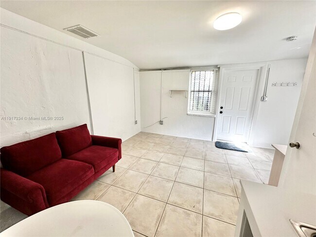 Building Photo - 3085 Elizabeth St