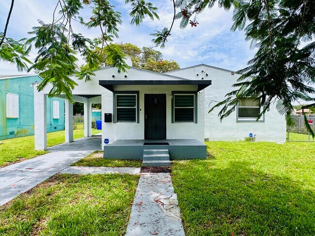 Building Photo - 901 NW 48th St