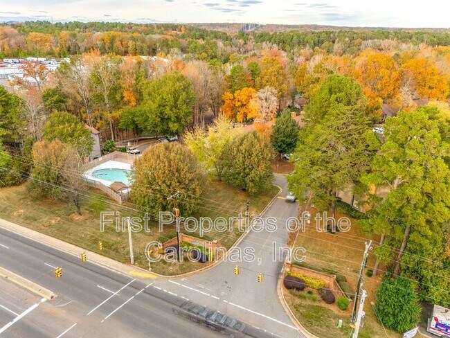 Building Photo - 4158-F Charlotte Hwy