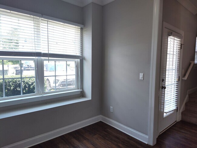 Building Photo - Charming Townhome located in the Settlers Landing Community in Concord NC!