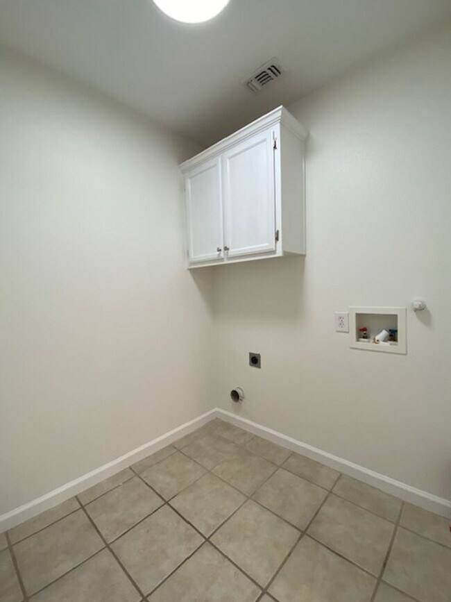 Building Photo - ODCR430