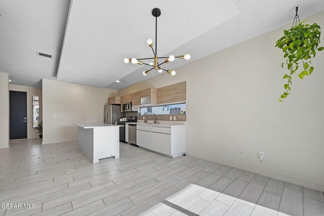 Building Photo - 3741 Peak Pl