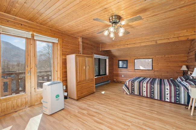 Building Photo - 168 Valley Creek Dr