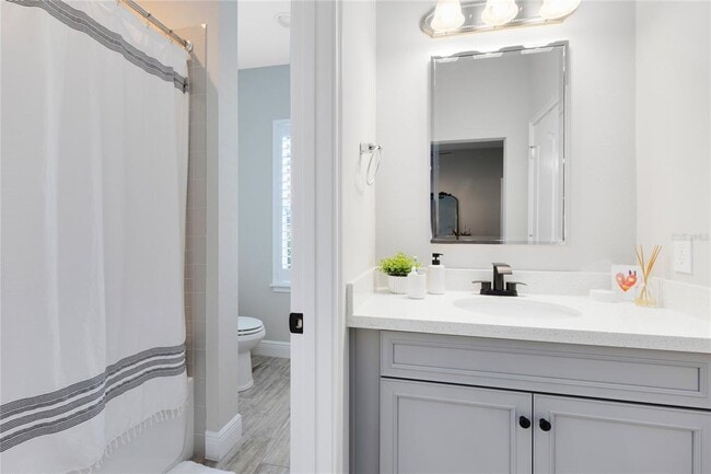 Building Photo - 9374 Reymont Street