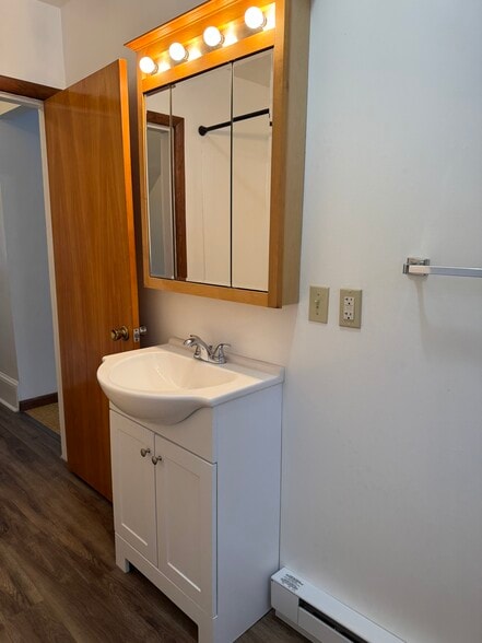 Building Photo - 226 Mill St