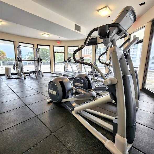 Building Photo - 20505 E Country Club Dr