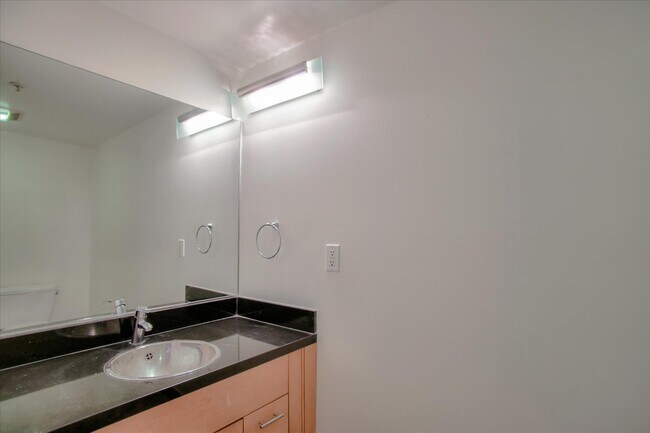 Building Photo - 1025 Minna St