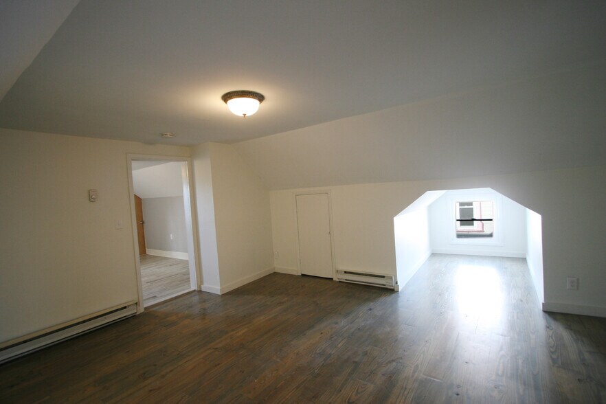 Building Photo - 6 Hammersley Ave
