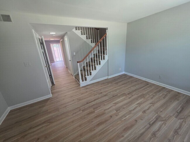 Building Photo - 1453 Brookwood Dr