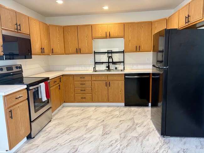 Building Photo - Helena - Quadplex