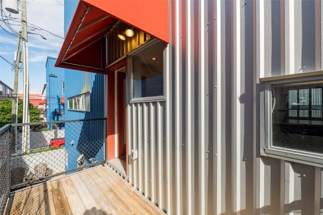 Building Photo - 807 Robin St