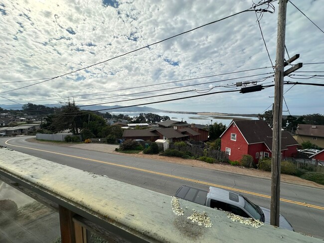 Building Photo - Upscale Morro Bay home with great views