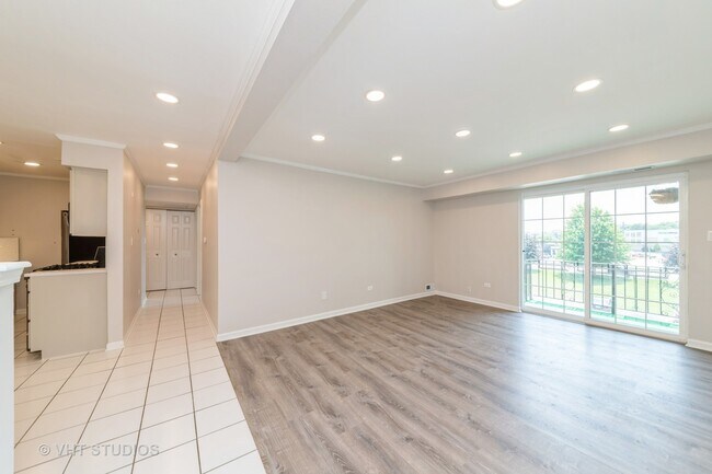 Building Photo - 1511 N Windsor Dr