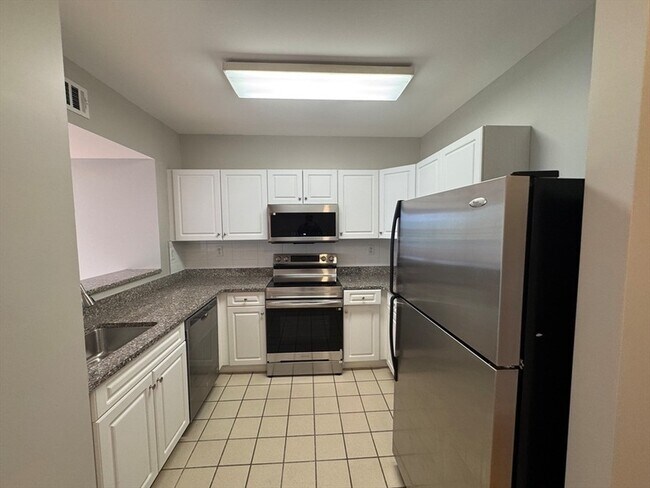 Building Photo - 1 Cityview Ln