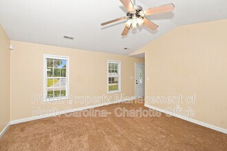 Building Photo - 1459 Ontario Dr