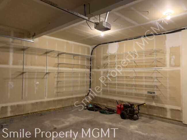 Building Photo - 13642 SE Foster Pl