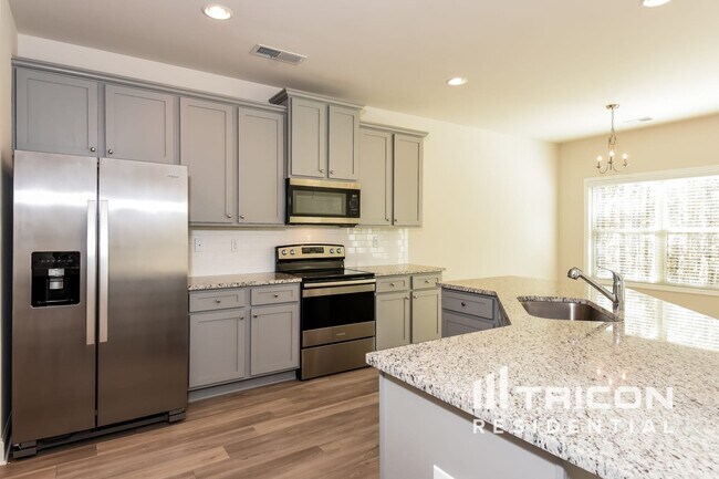 Building Photo - 731 Ireland Ln