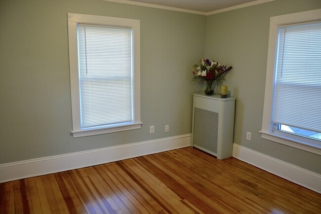 Building Photo - 27 Emmons St