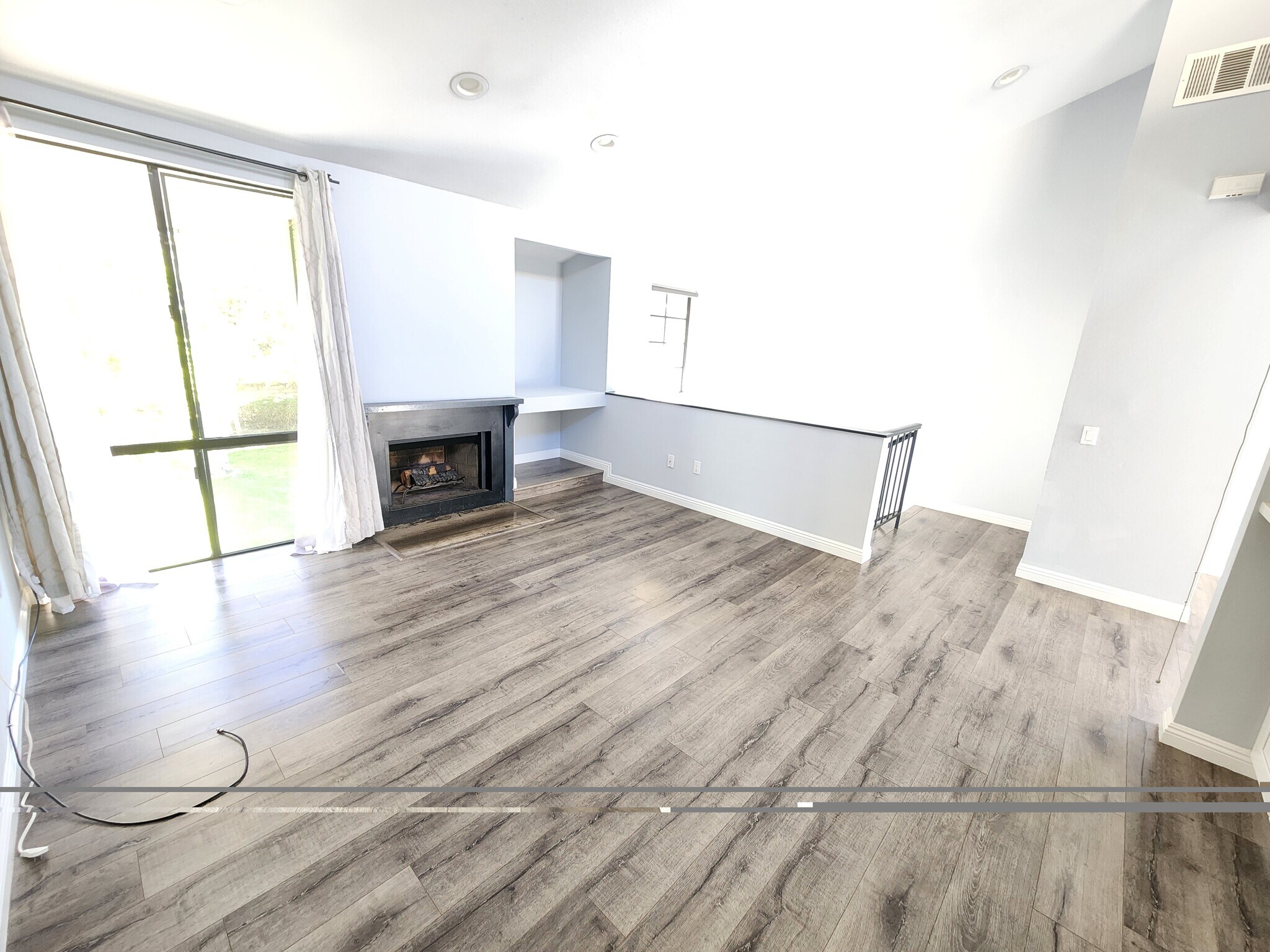 Building Photo - 11107 Arminta St