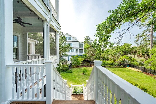 Building Photo - 6BD/5BA Custom Home for Lease in Daniel Island Park