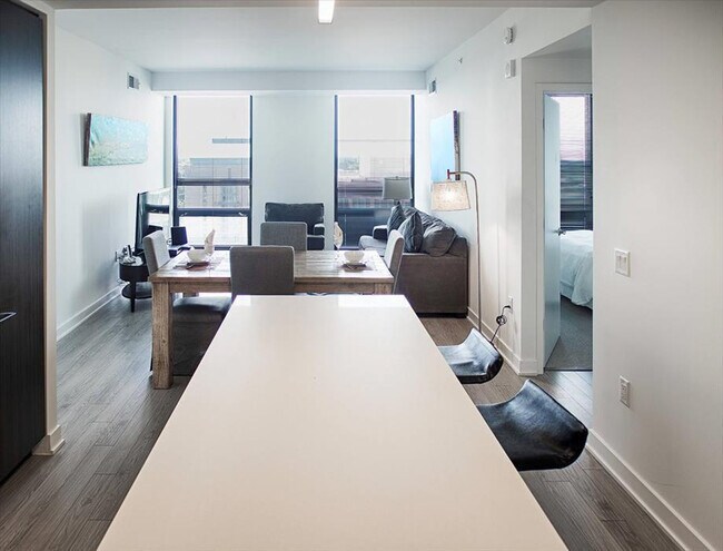 Building Photo - 11911 Freedom Dr