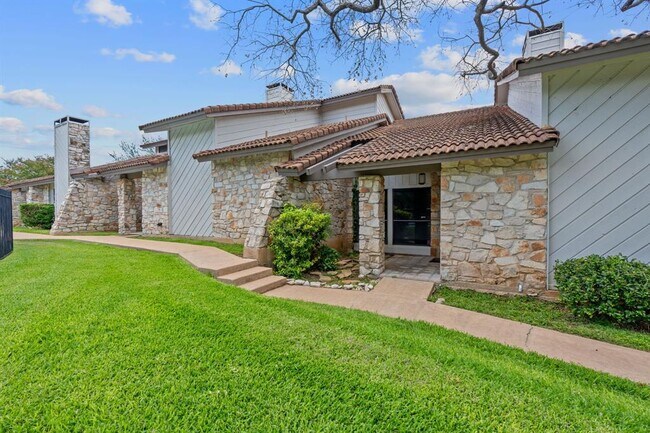 Primary Photo - 2217 Onion Creek Pkwy