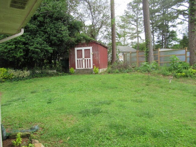 Building Photo - 70 Gibson Dr