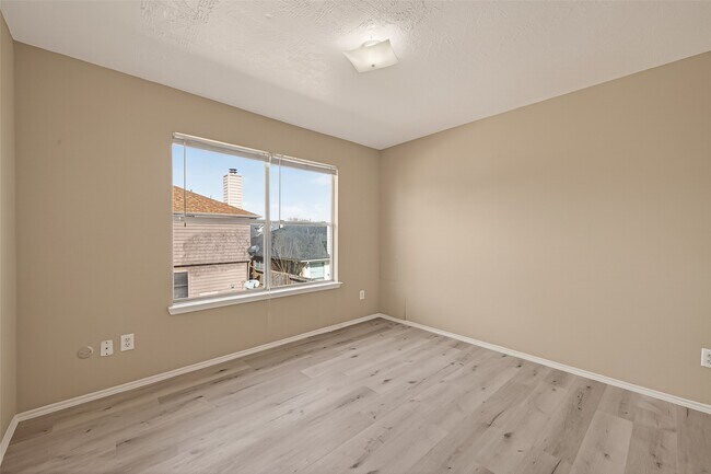 Building Photo - 8814 Sage Pl Dr