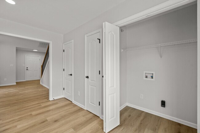 Building Photo - 3932 Chatterleigh Dr