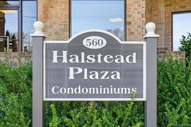 Building Photo - 560 Halstead Ave