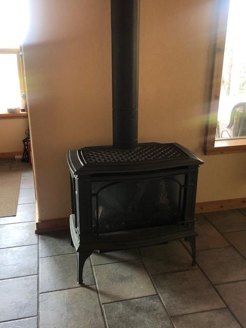 Gas Stove - 1133 Showalter Rd