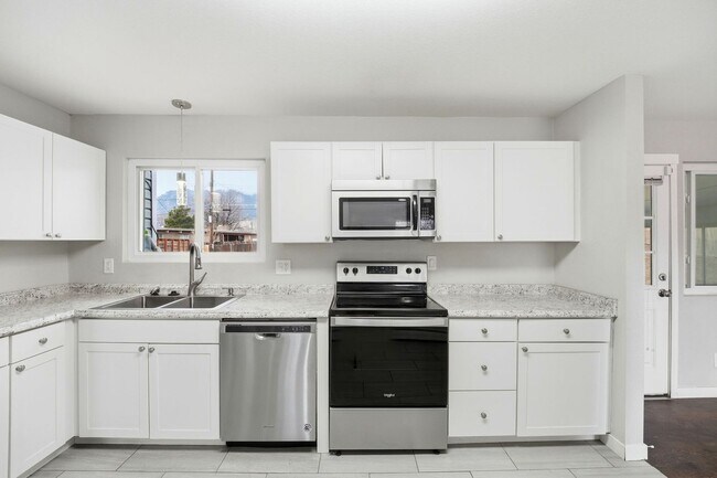 Building Photo - 54 Minden Cir