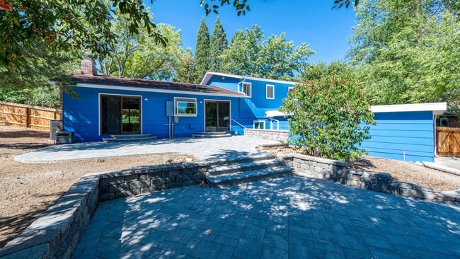 Building Photo - Southwest Reno Stunner - One of a Kind!!!!