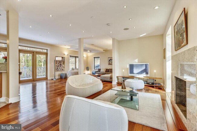 Building Photo - 6600 80th Pl