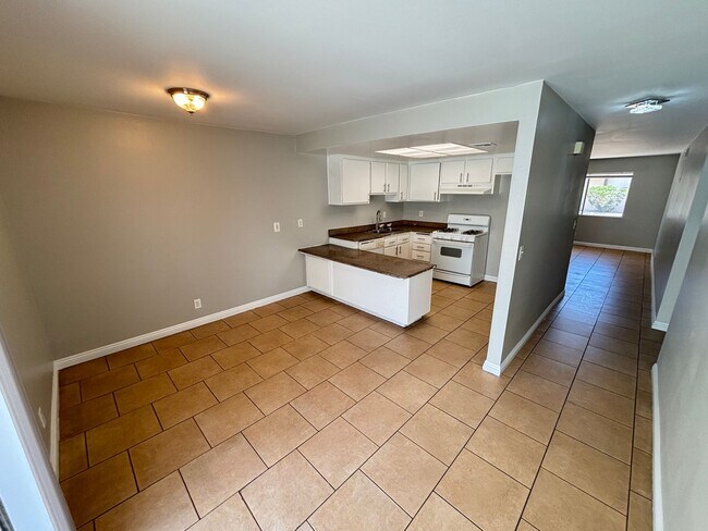 Building Photo - 2744 Karen Ave