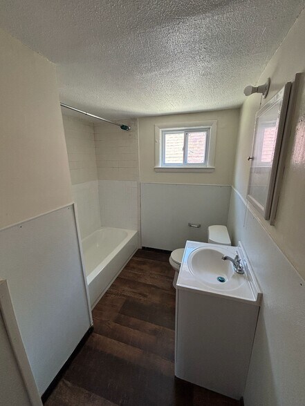 Building Photo - 51 Warring Ave