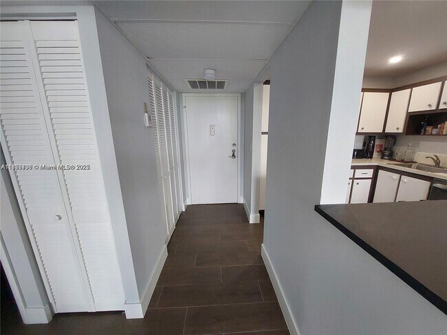 Building Photo - 2741 Taft St