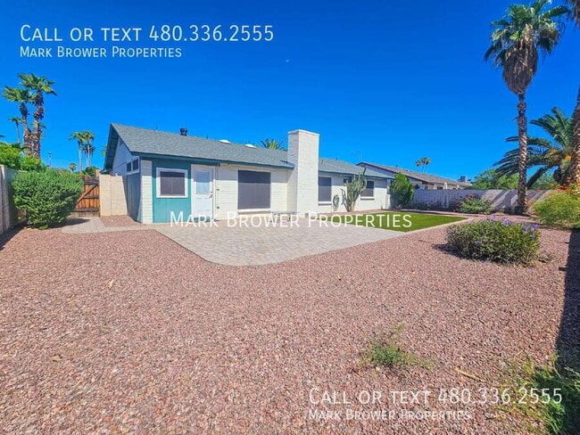 Building Photo - 643 W Medina Ave