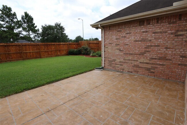 Building Photo - 1611 Maryvale Dr
