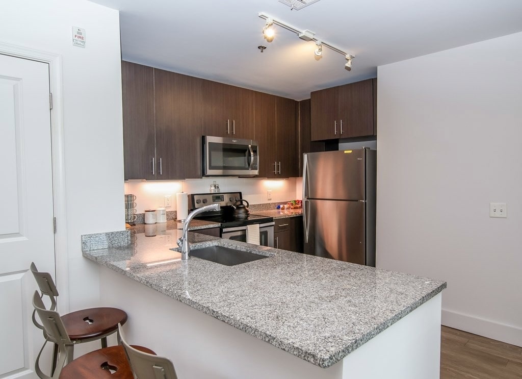 Building Photo - 514 Jackson Ave E