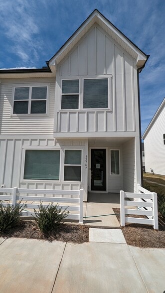 Front view3 - 1276 Brawley School Rd